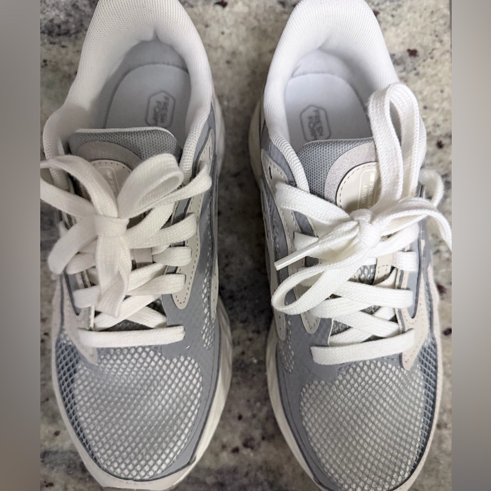 Women’s size 8 - like new